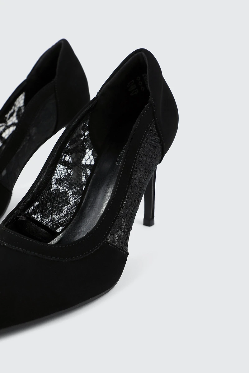 Escarpins en faux suède et dentelle