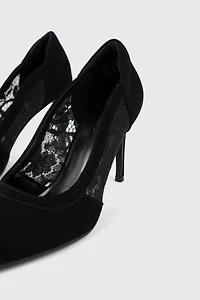 Escarpins en faux suède et dentelle