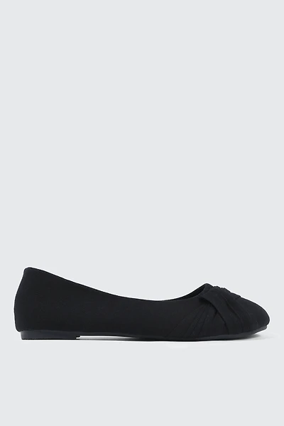 Ardene Pleated Round Toe Ballet Flats in Black | Size