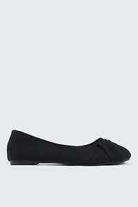 Ardene Pleated Round Toe Ballet Flats in Black | Size