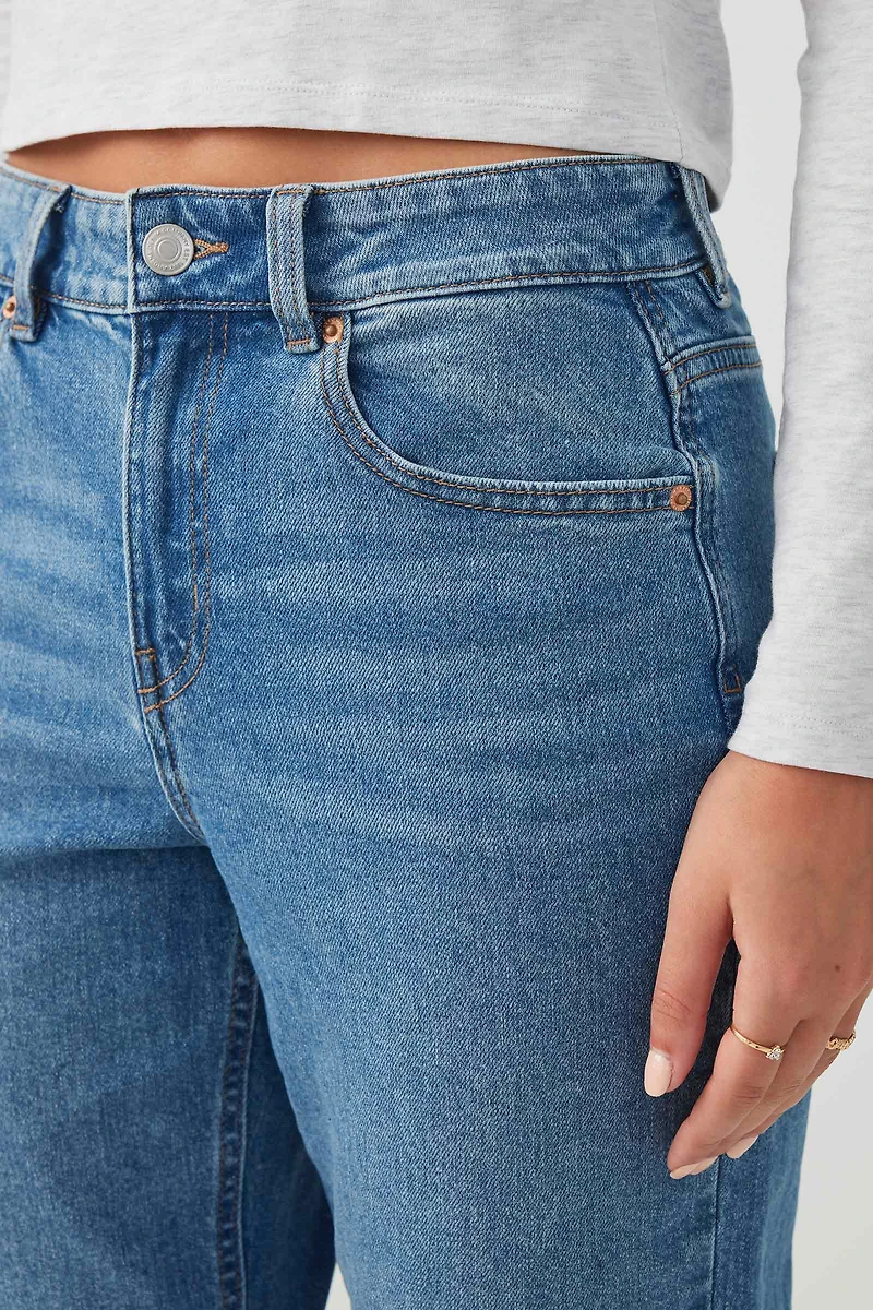 Le jean Muse coupe mom et taille haute