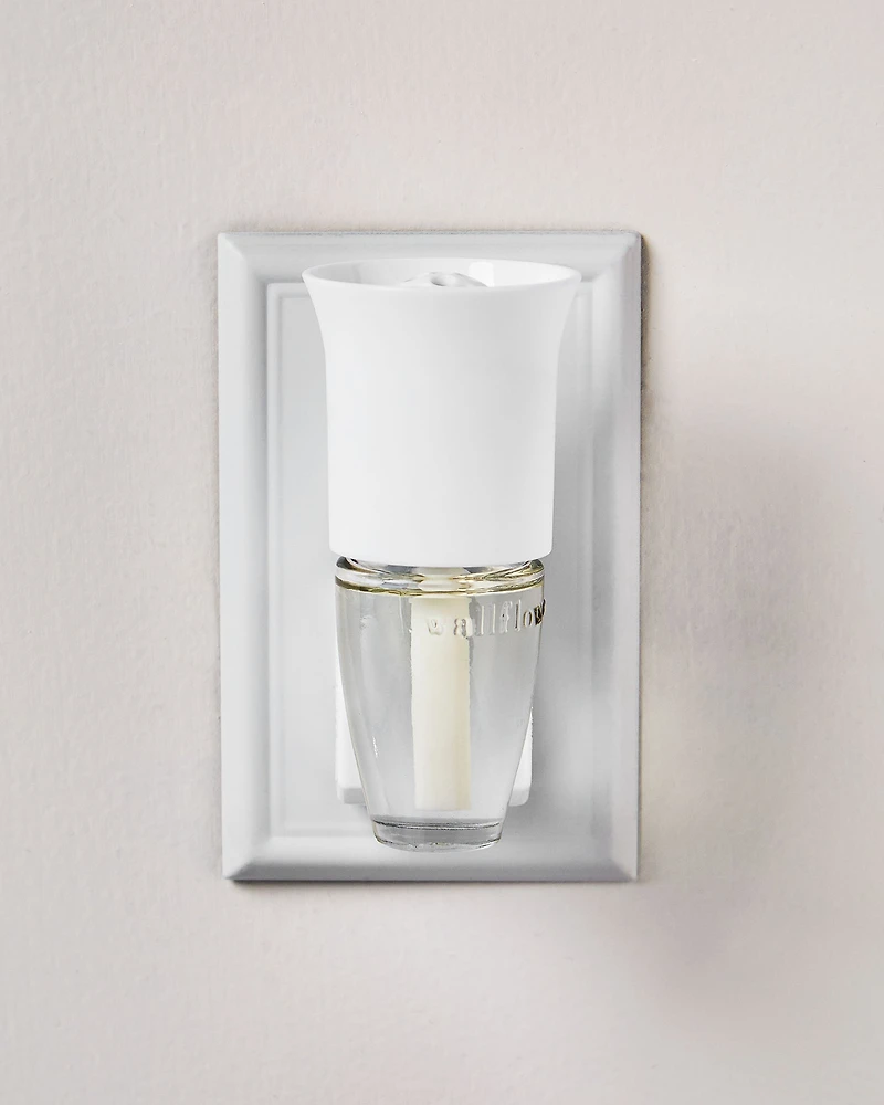 White Flare Wallflowers Fragrance Plug