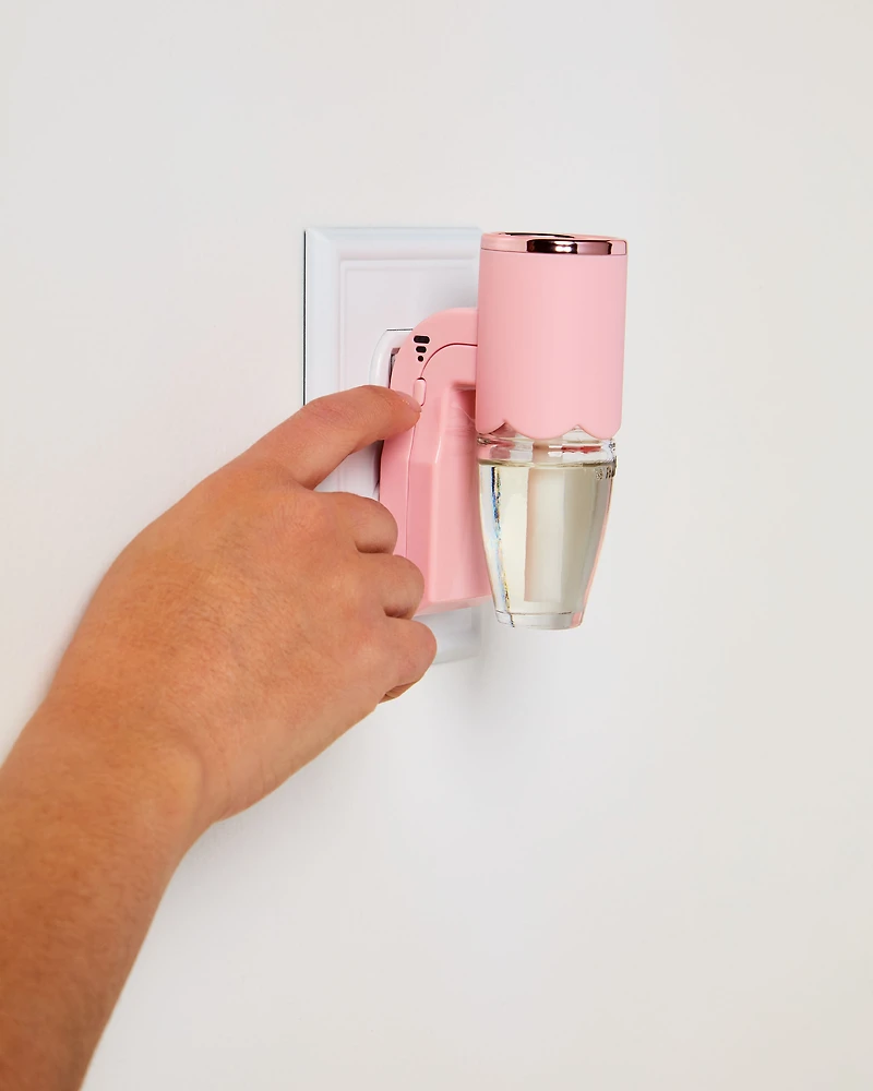 Pink Scalloped Scent Control™ Wallflowers Fragrance Plug