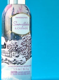 Snowflakes & Cashmere Concentrated Room Spray