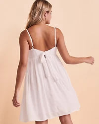 Robe nouée au dos