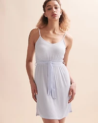 Robe bretelles minces encolure en V