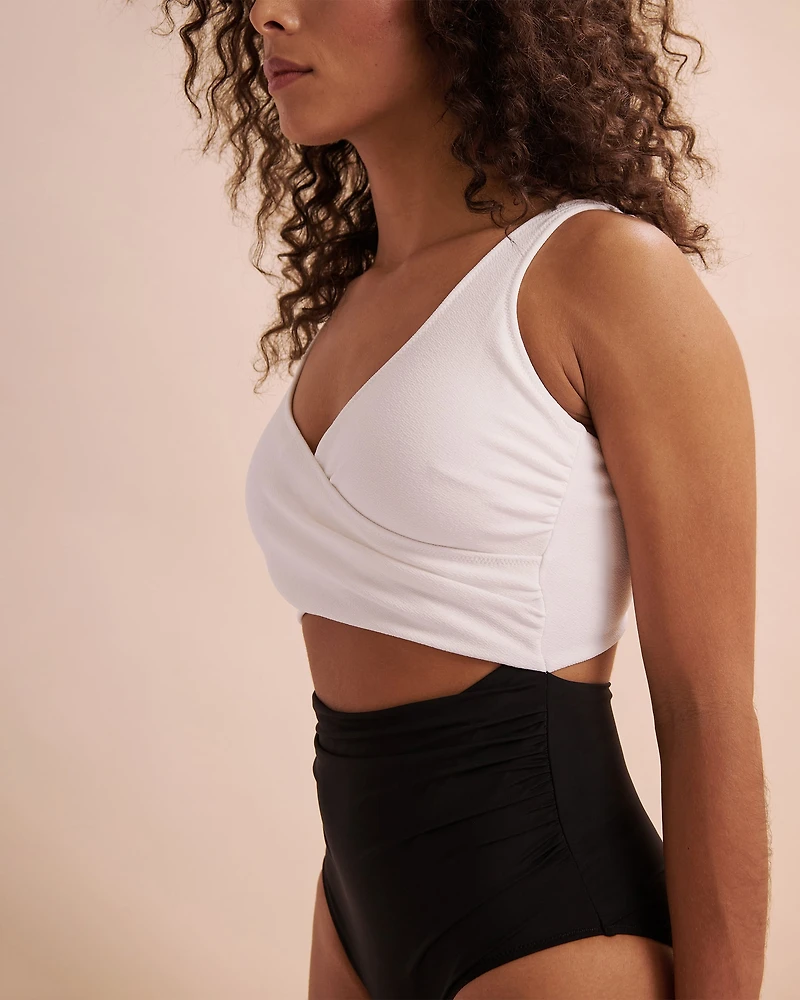 Maillot une-pièce enveloppant classique