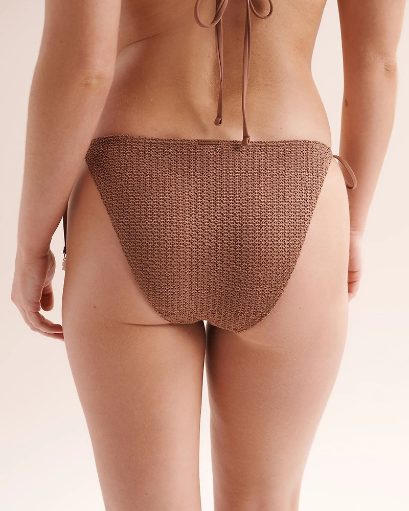 Bas de bikini taille basse brésilien à nouer en crochet
