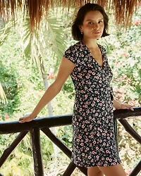 Robe courte portefeuille florale