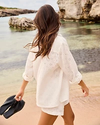 Chemise gaufrée avec broderie anglaise