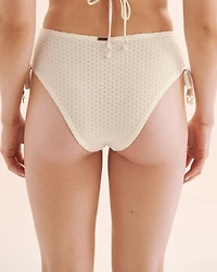 Bas de bikini coupe échancrée en crochet