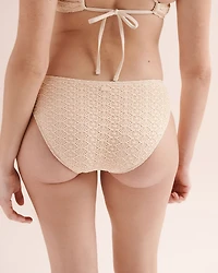 Bas de bikini aux hanches courant en crochet