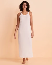 Robe longue sans manches avec fentes sur les côtés