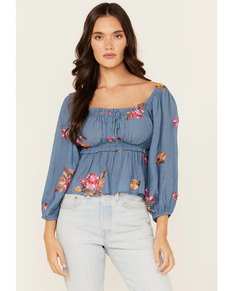 Wild Moss Women's Floral Embroidered 3/4 Sleeve Top