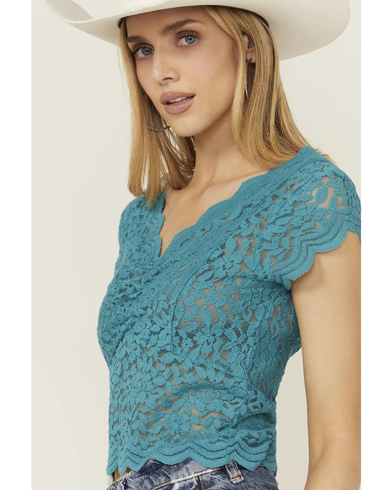 Shyanne Women's Flutter Sleeve Lace Crop Top