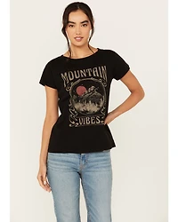 Shyanne Women's Mountain Vibe Short Sleeve Graphic Tee