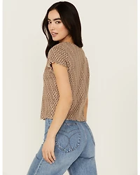Cleo + Wolf Women's King Arthur Printed Short Sleeve Cropped Baby Tee