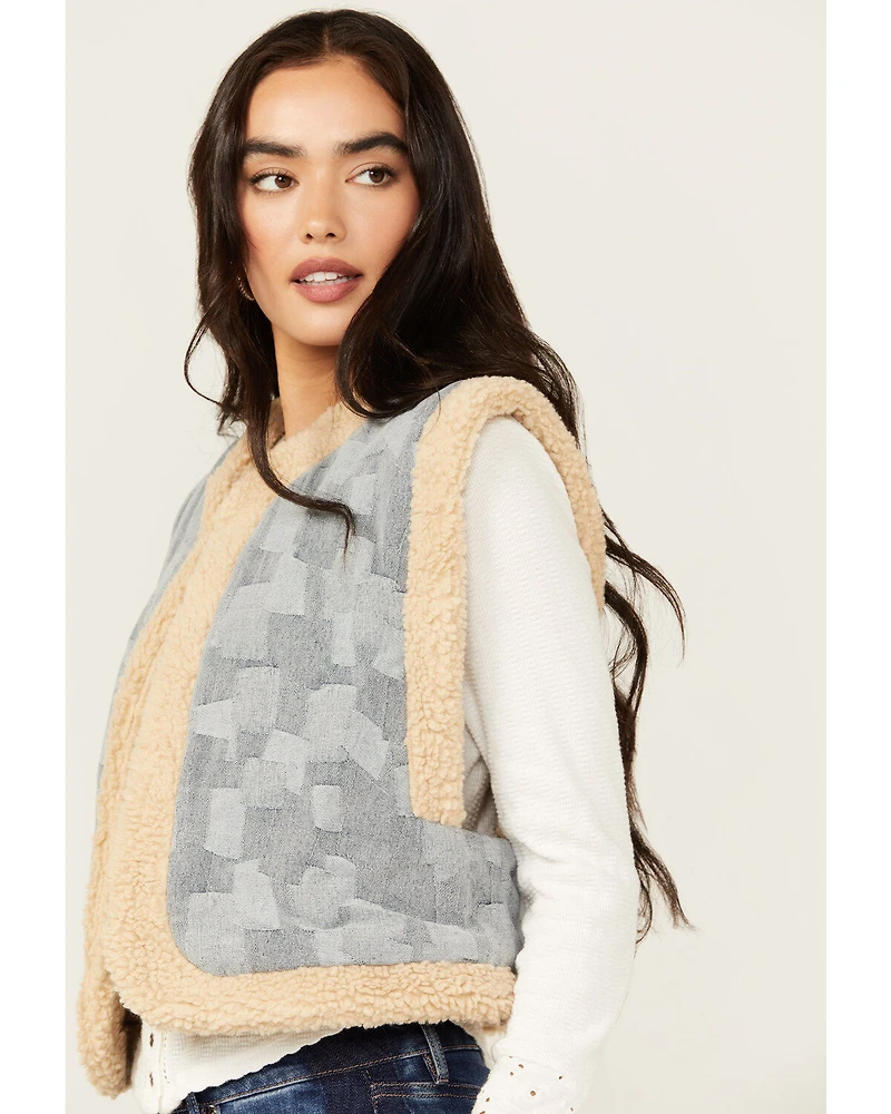 Miss Me Women's Geo Print Fleece Lined Vest