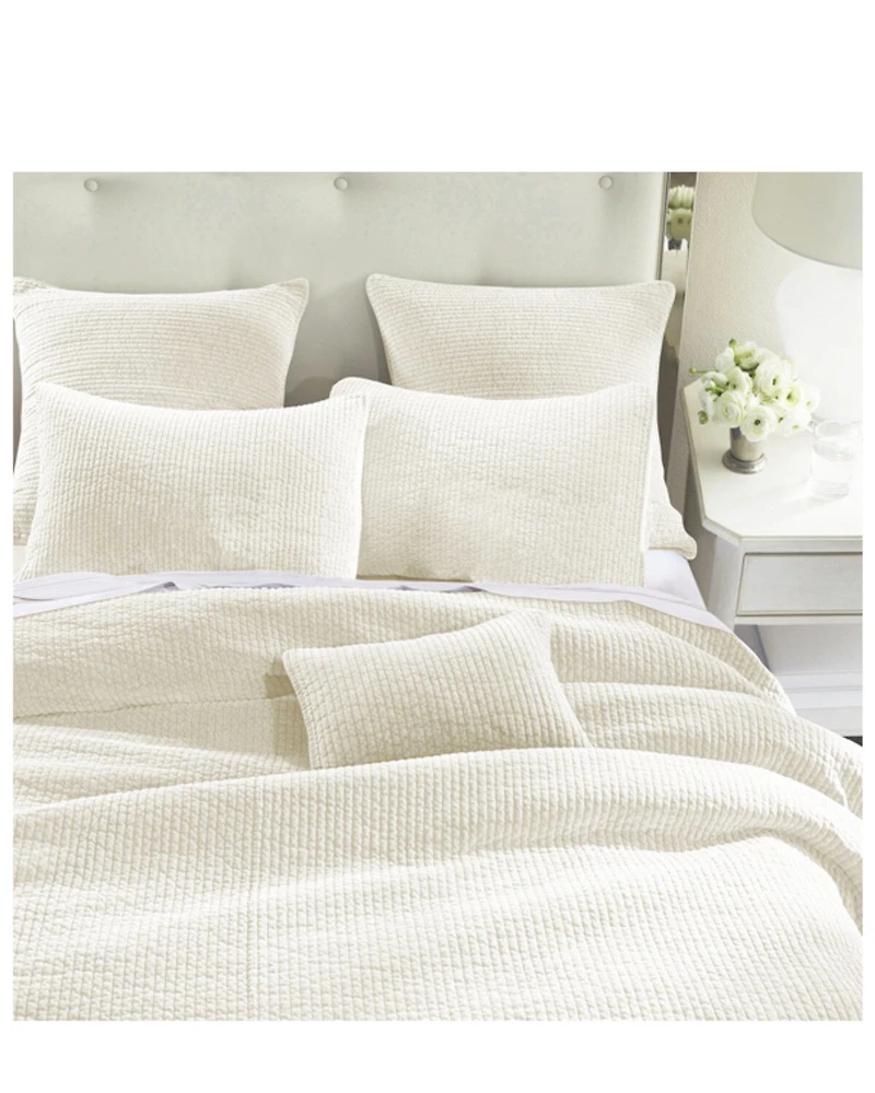 HiEnd Accents Vintage White Stonewashed Cotton & Velvet 3-Piece King Quilt Set