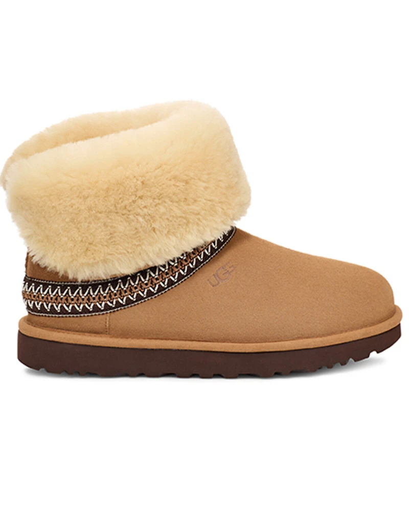 UGG Women's Classic Short Crescent Boots