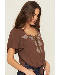 Shyanne Women's Floral Embroidered Short Sleeve Shirt