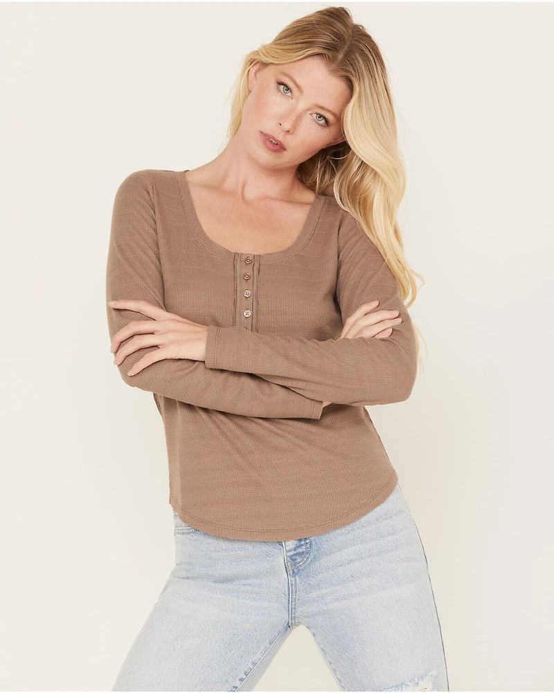 Cleo + Wolf Women's Long Sleeve Henley Top