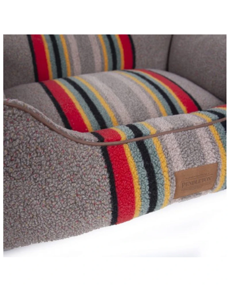 Pendleton Pet Vintage Camp Kuddler - Extra Large