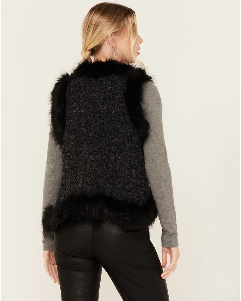 Shyanne Women's Cable Knit Vest