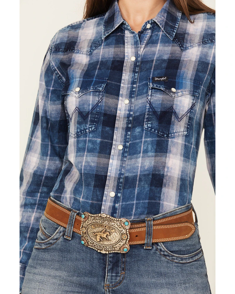 Wrangler Retro Women's Medium Wash Denim Plaid Print Long Sleeve Snap Western Shirt