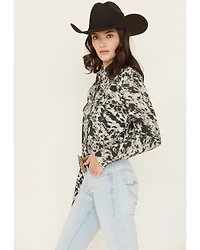 Cowgirl Hardware Women's Cowhide Print Long Sleeve Snap Stretch Western Shirt