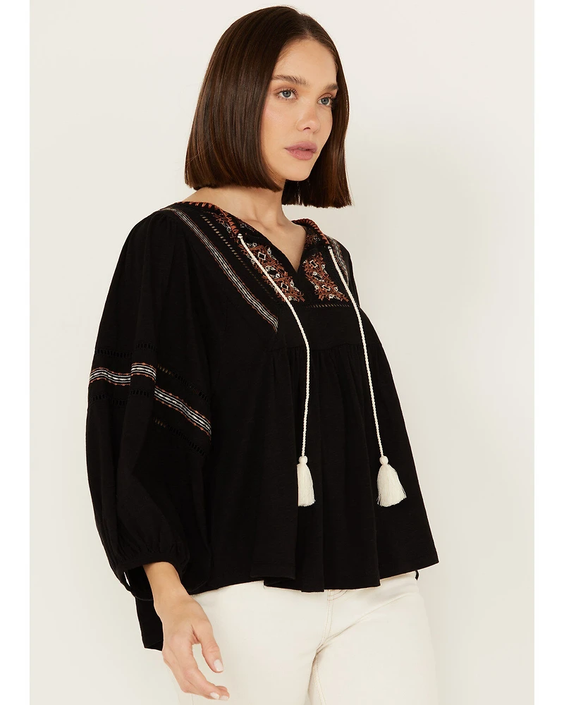 Shyanne Women's Embroidered Peasant Top