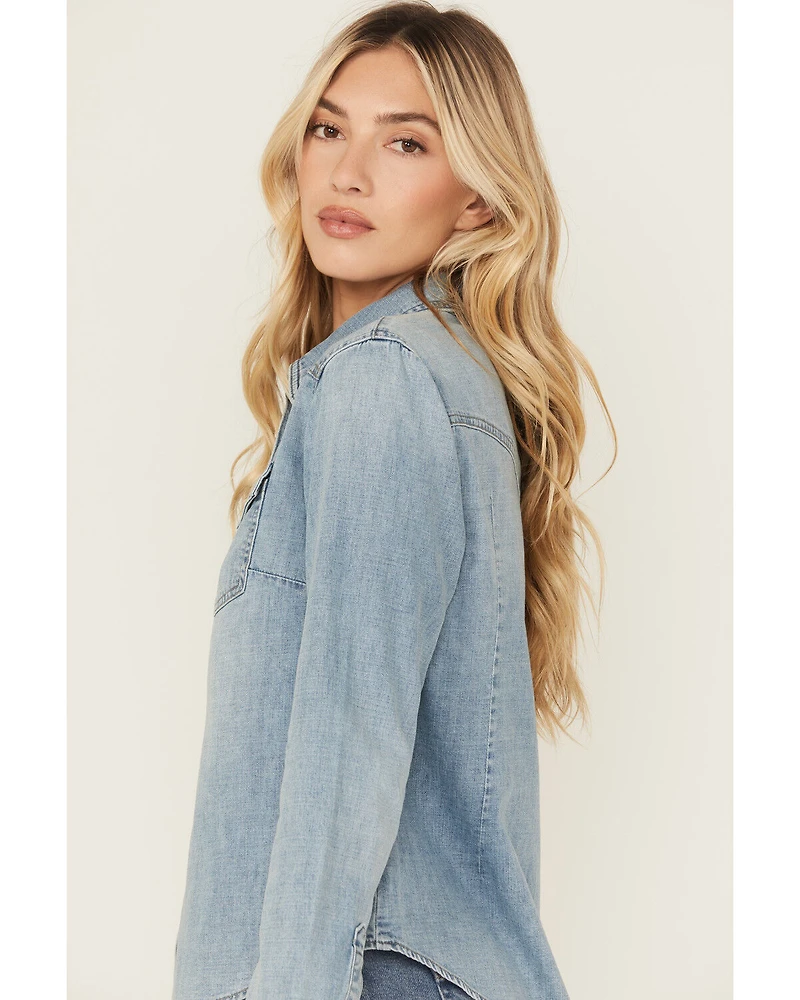 Idyllwind Women's Medium Wash Long Sleeve Snap Denim Shirt