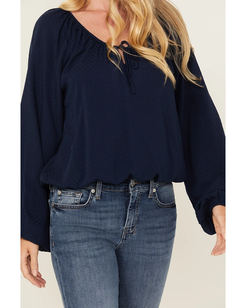 Cleo + Wolf Women's Christopher Solid Long Sleeve Peasant Top