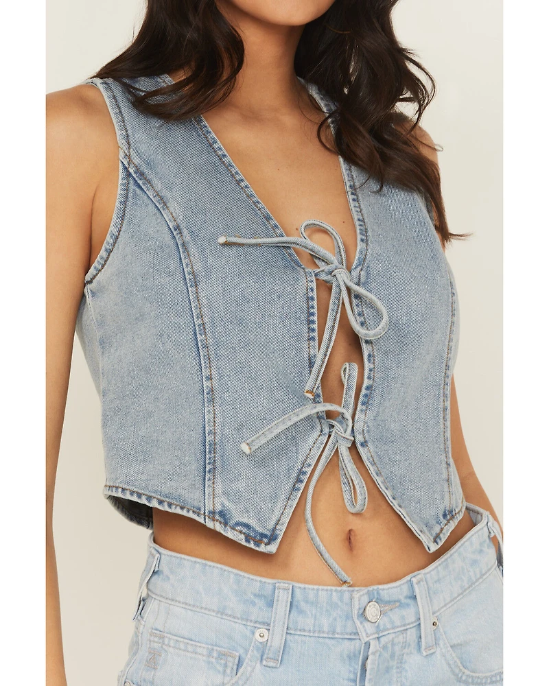 26 International Women's Light Wash Tie-Front Denim Vest