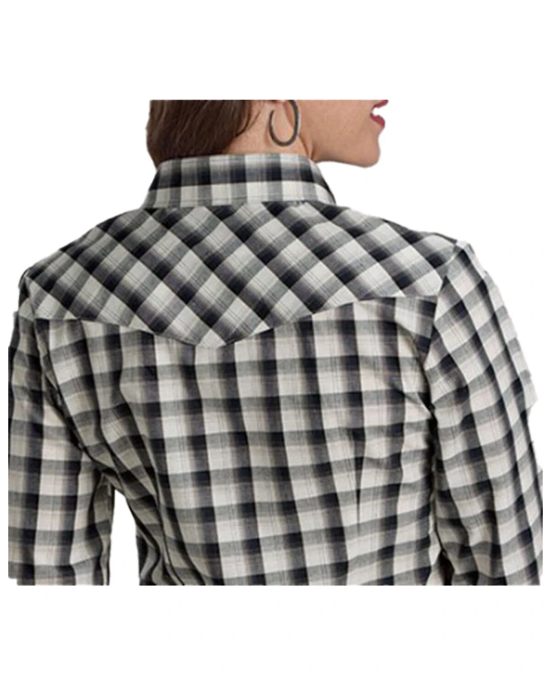 Roper Women's Plaid Print Long Sleeve Snap Western Shirt