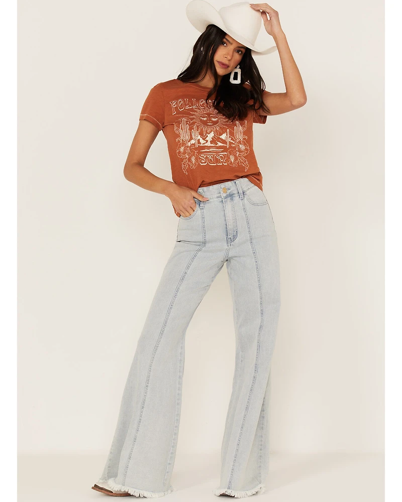 Shyanne Women's Follow The Sun Desert Graphic Tee