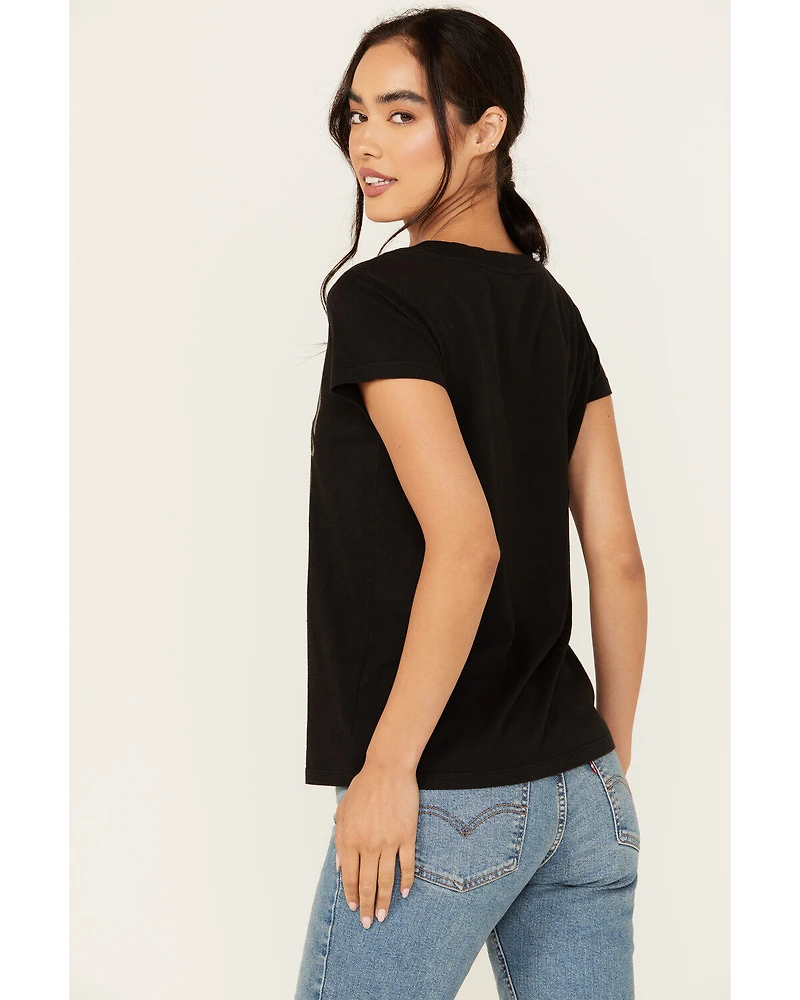 Shyanne Women's Mountain Vibe Short Sleeve Graphic Tee