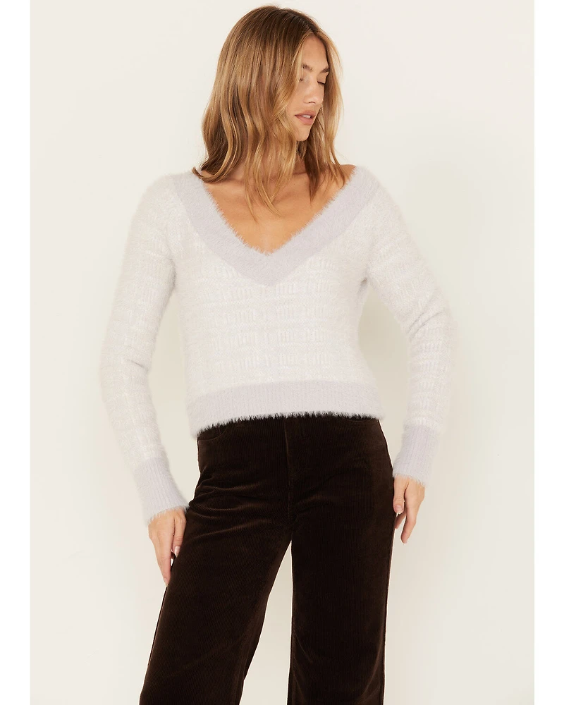 Cleo + Wolf Women's Fuzzy Yarn Sweater