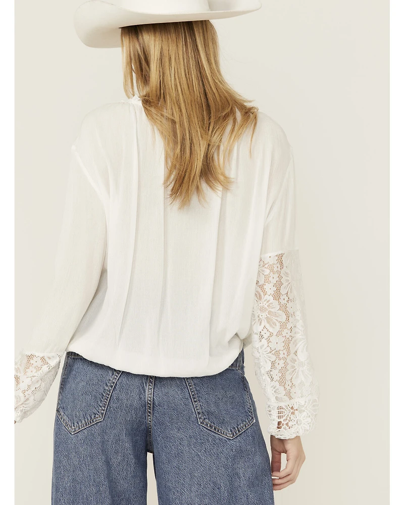 Wild Moss Women's Mixed Media Lace Top