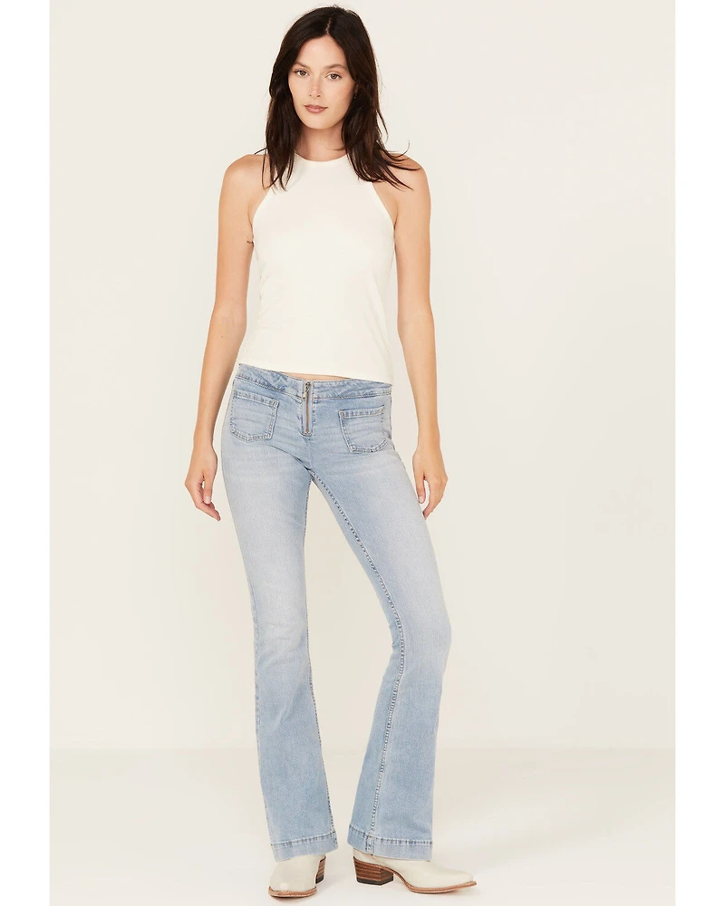 Shyanne Women's Desert Lily Light Wash Low Rise Bootcut Jeans