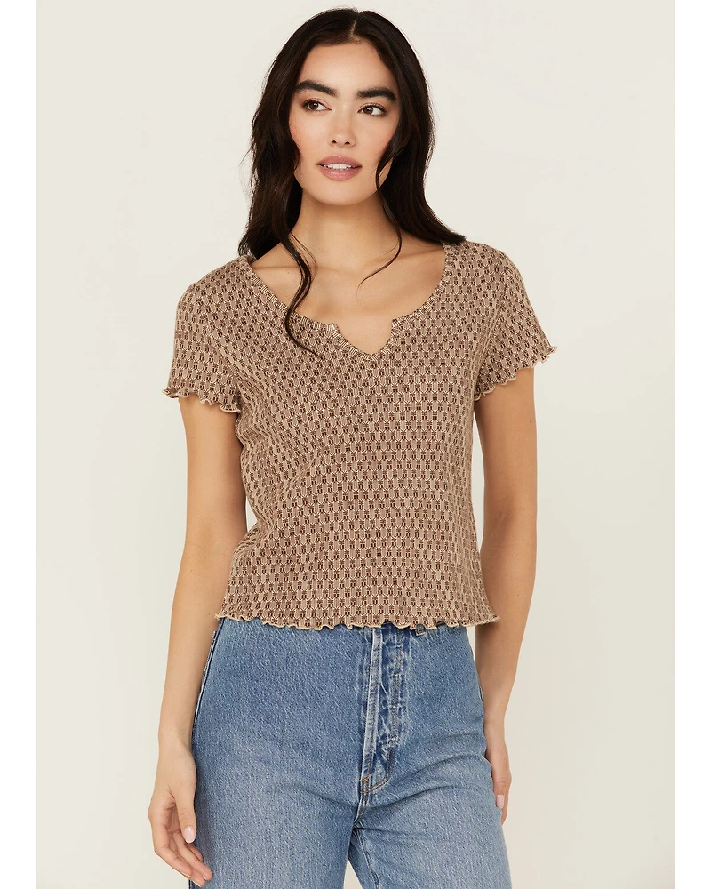 Cleo + Wolf Women's King Arthur Printed Short Sleeve Cropped Baby Tee