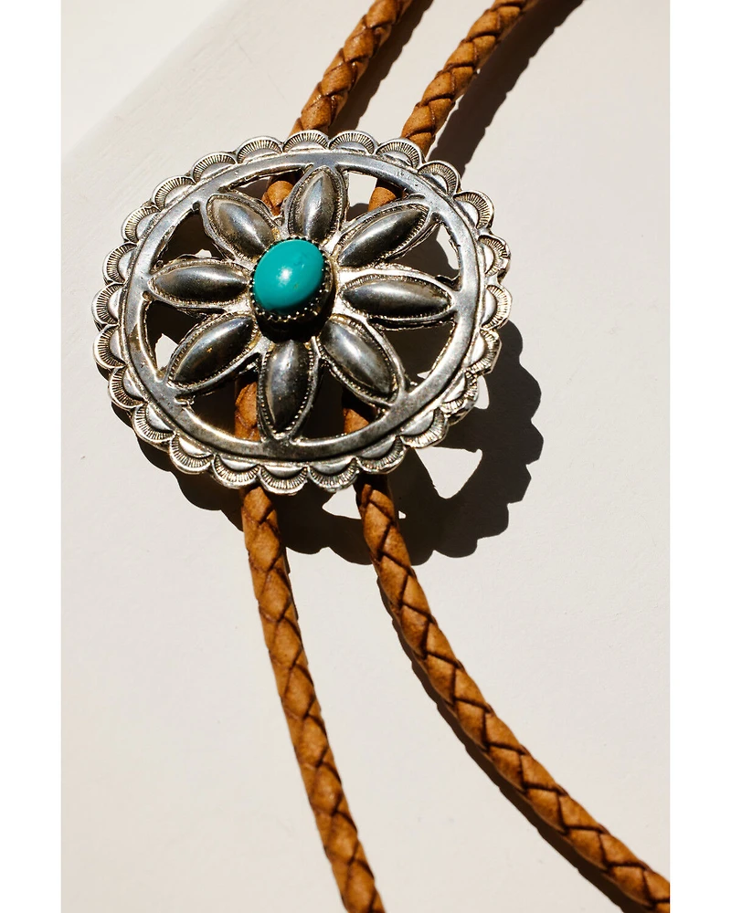 Broken Arrow Jewelry Women's Flower Bolo Tie