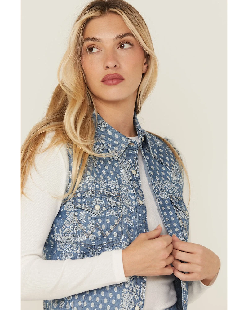 Wrangler Retro Women's Bandana Print Cropped Sleeveless Snap Western Shirt
