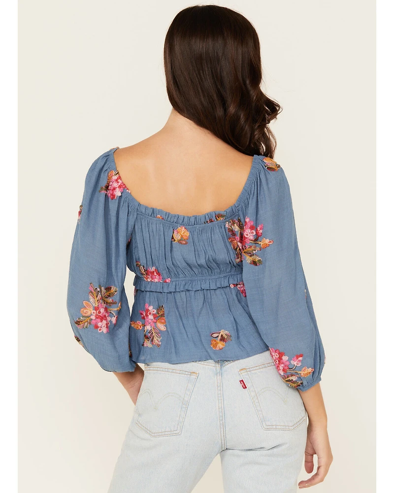 Wild Moss Women's Floral Embroidered 3/4 Sleeve Top