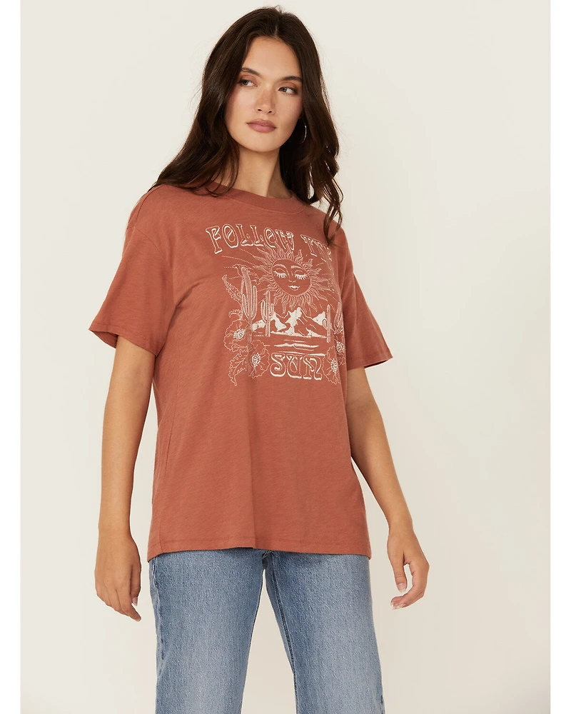 Shyanne Women's Follow The Sun Short Sleeve Graphic Tee