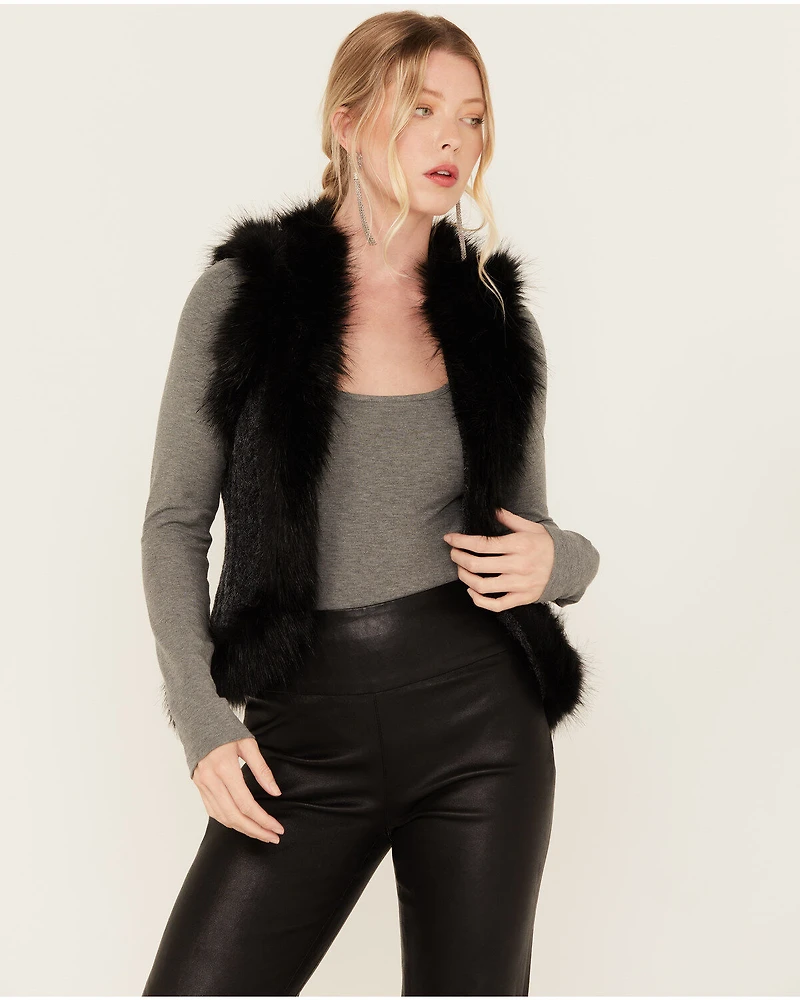 Shyanne Women's Cable Knit Vest