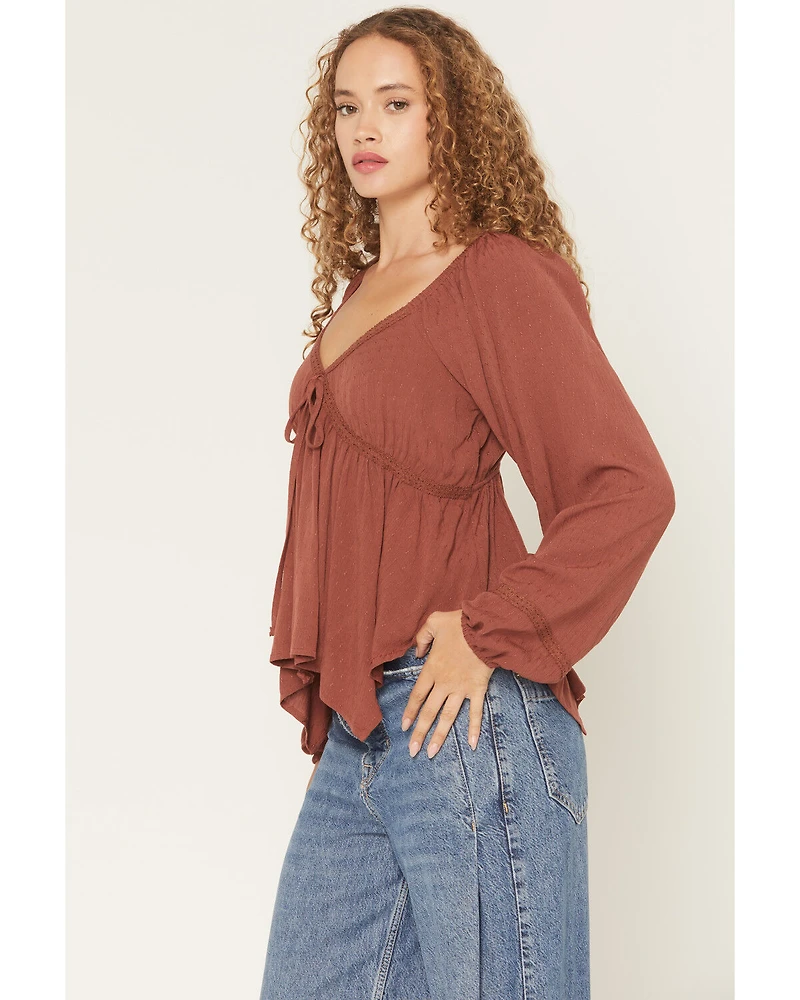 Wild Moss Women's Solid Long Sleeve Hanky Hem Top