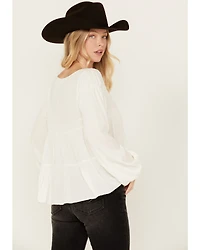 Cleo + Wolf Women's Tiered Flowy Tie Front Blouse