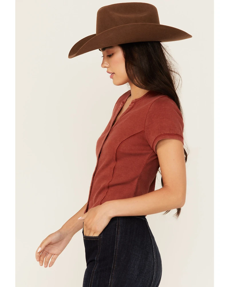 Idyllwind Women's Solid Short Sleeve Button-Down Cropped Tee