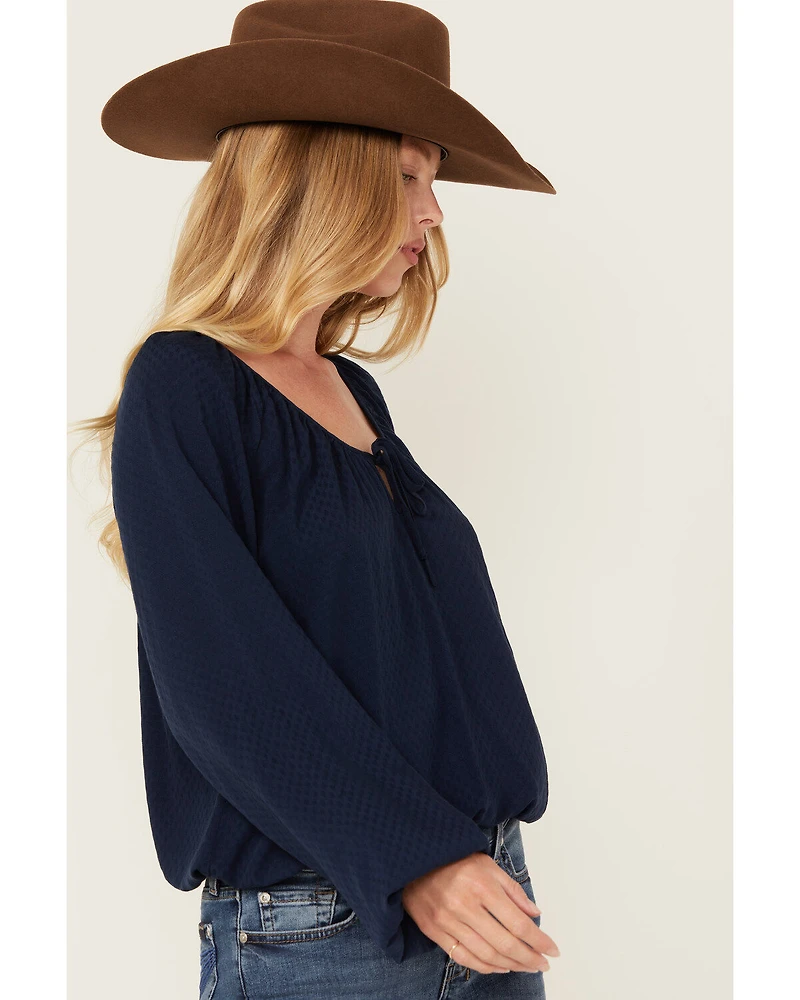 Cleo + Wolf Women's Christopher Solid Long Sleeve Peasant Top